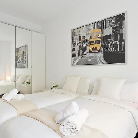 Suites Barcelona Park Gueell Bagian luar foto