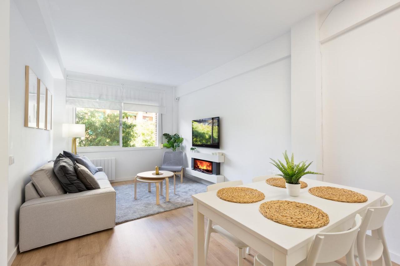Suites Barcelona Park Gueell Bagian luar foto