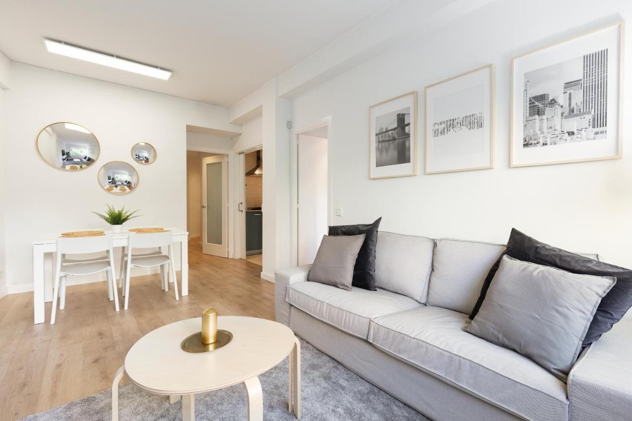 Suites Barcelona Park Gueell Bagian luar foto