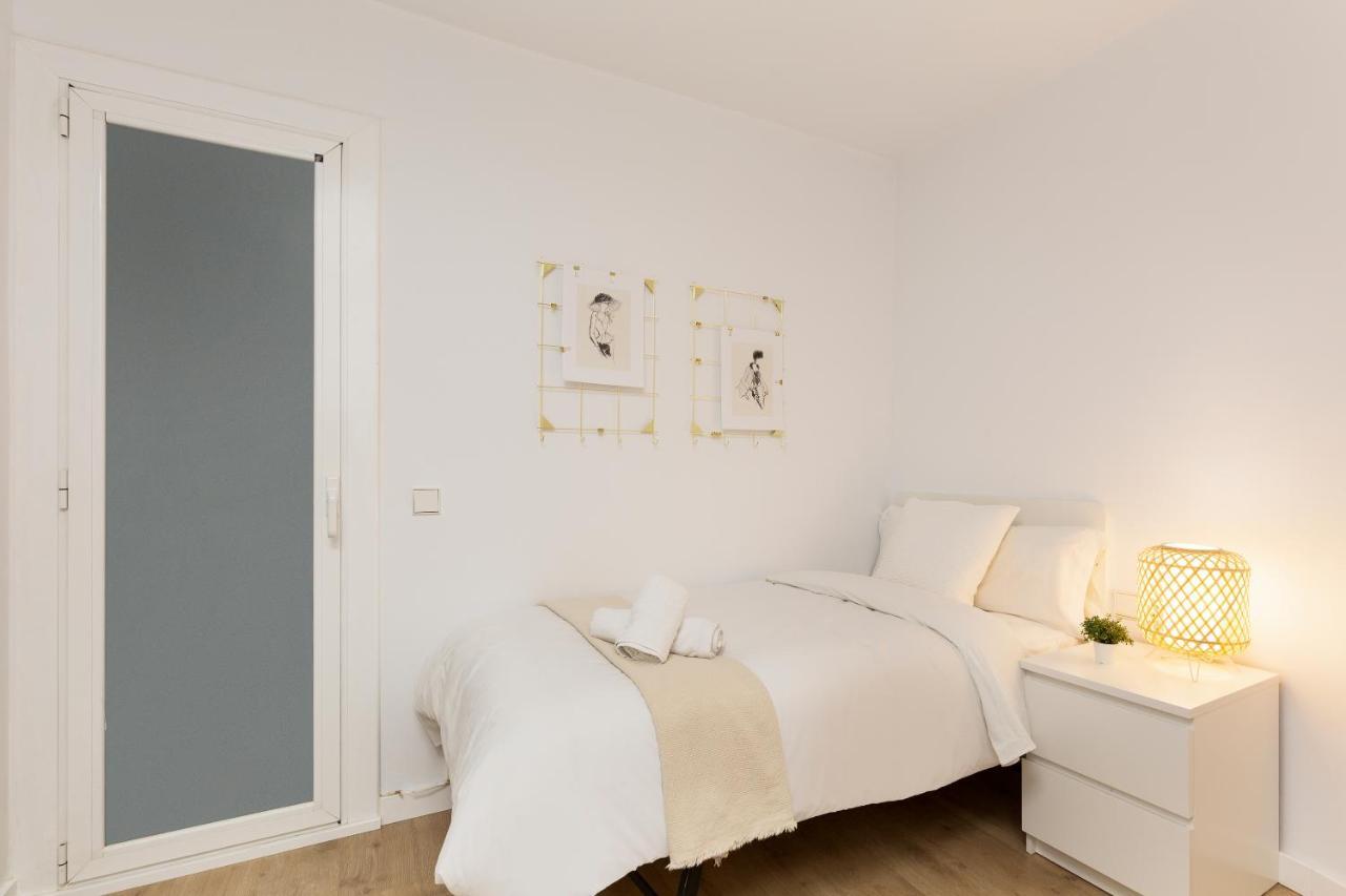 Suites Barcelona Park Gueell Bagian luar foto