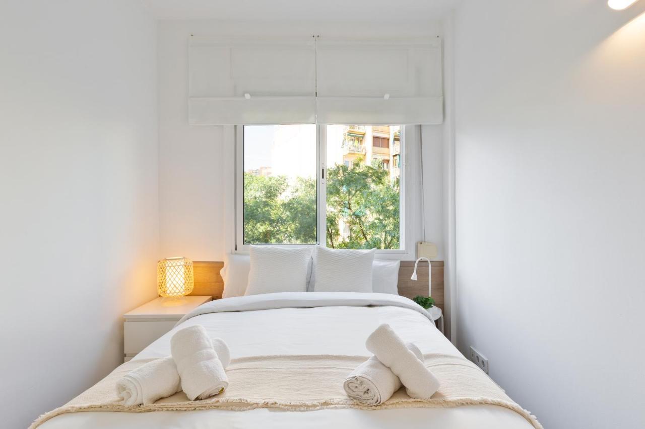 Suites Barcelona Park Gueell Bagian luar foto