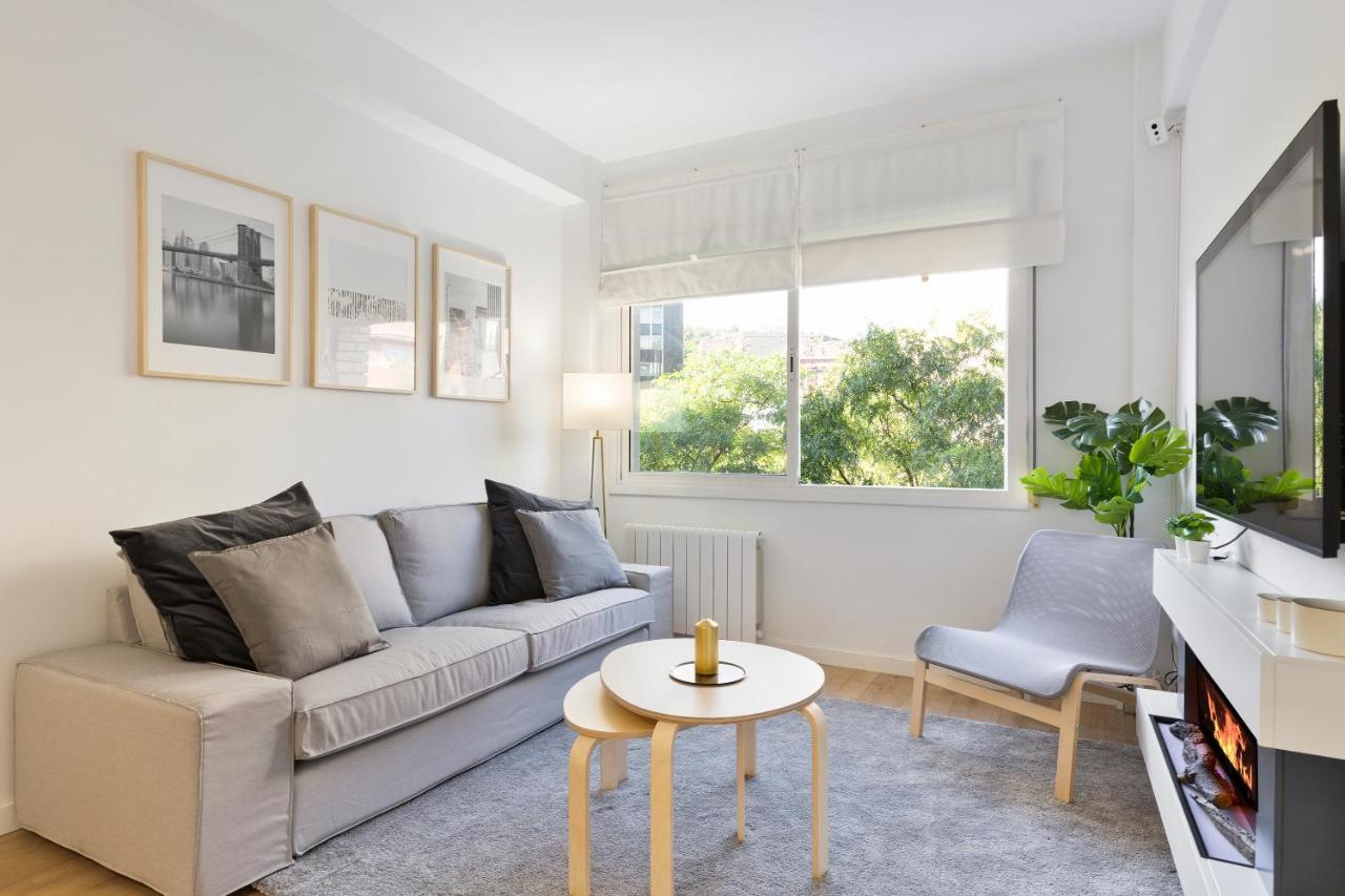 Suites Barcelona Park Gueell Bagian luar foto