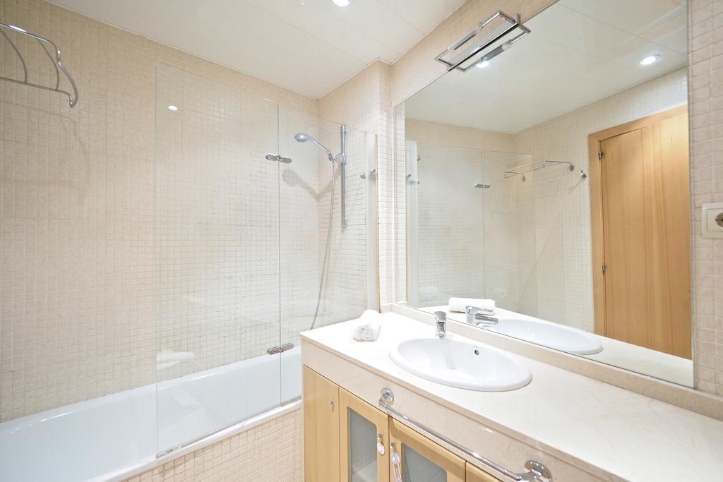 Suites Barcelona Park Gueell Bagian luar foto